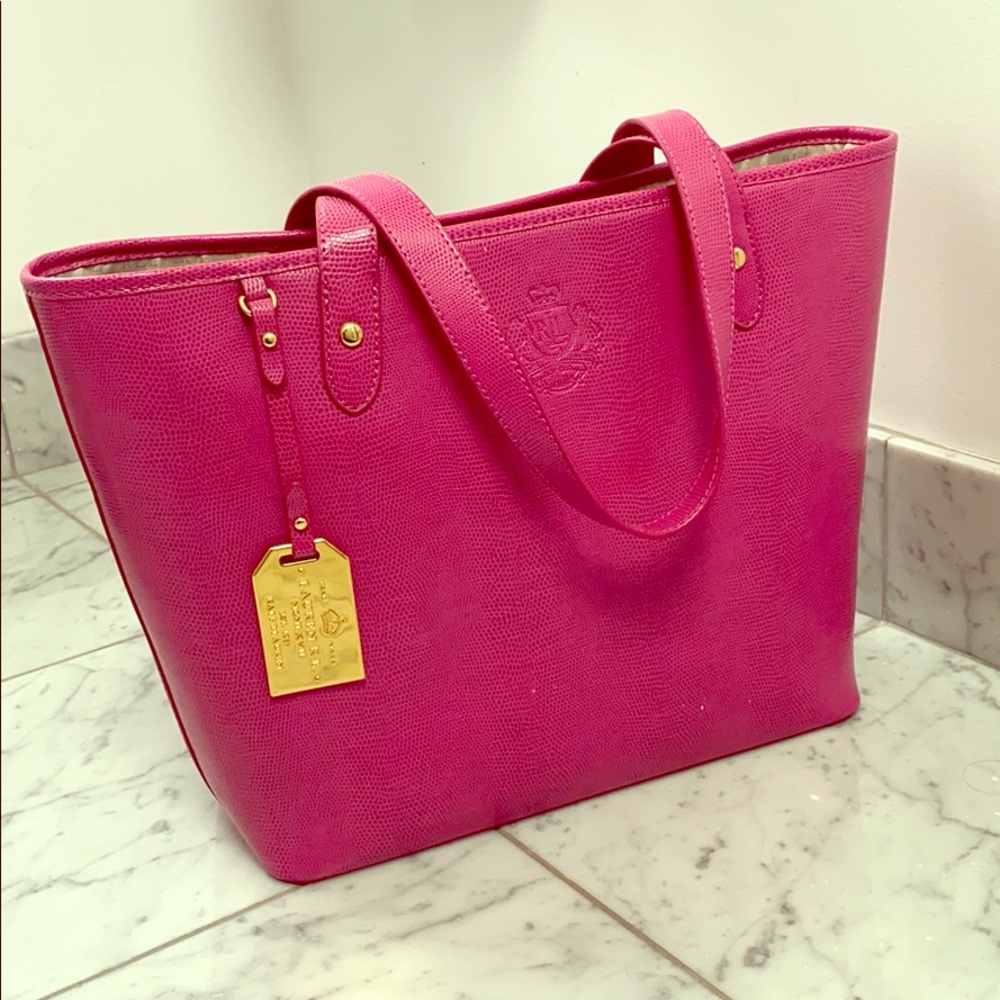 Pink embossed vegan leather tote bag. - Picture 2 of 7